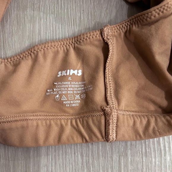 SKIMS Fits Everybody Crossover Bralette in Ochre - Picture 2 of 2